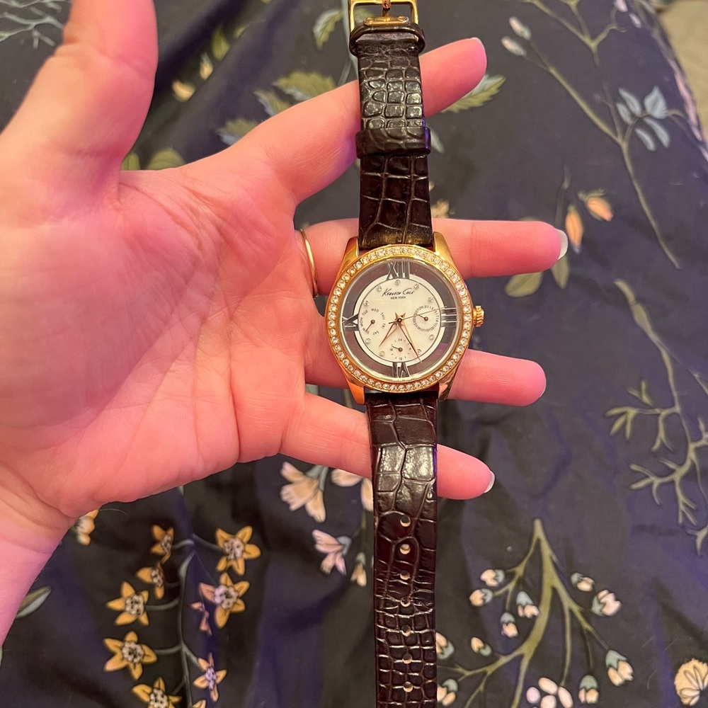 Kenneth Cole Watch - Picture 3 of 3